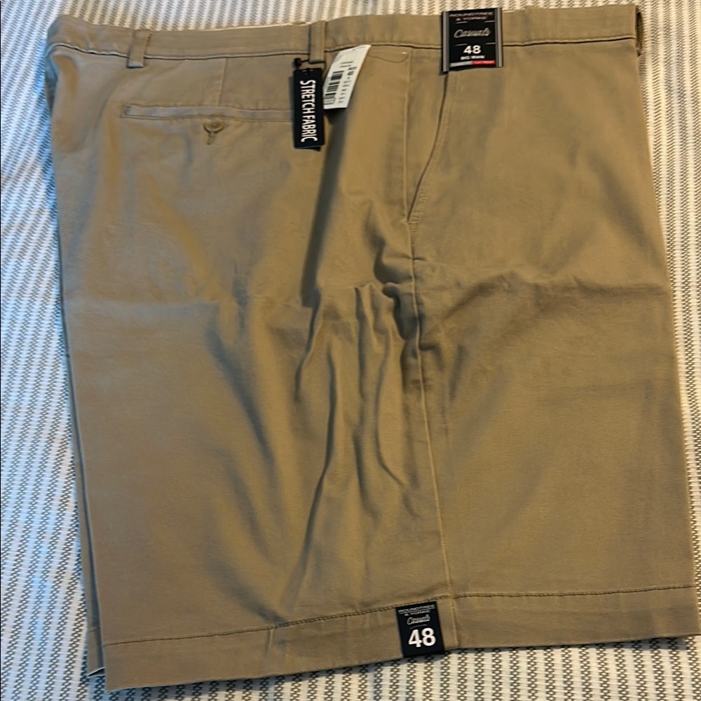 NWT Mens Roundtree & Yorke Khaki Tan Flat Front Shorts size 48